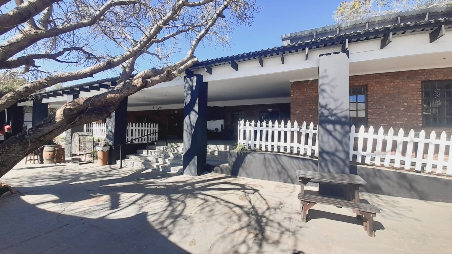 5 Bedroom Property for Sale in Hartbeespoort Rural North West